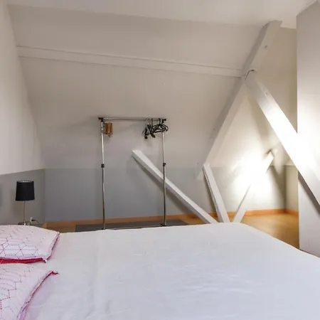 Appartement Charming Flat At The Heart Of Old - Welkeys